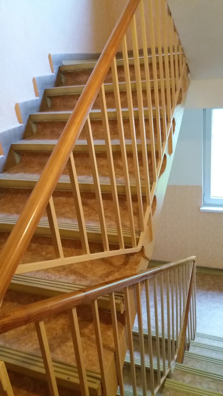 Fotka - Natěry dveří, zárubní, topení, fasád